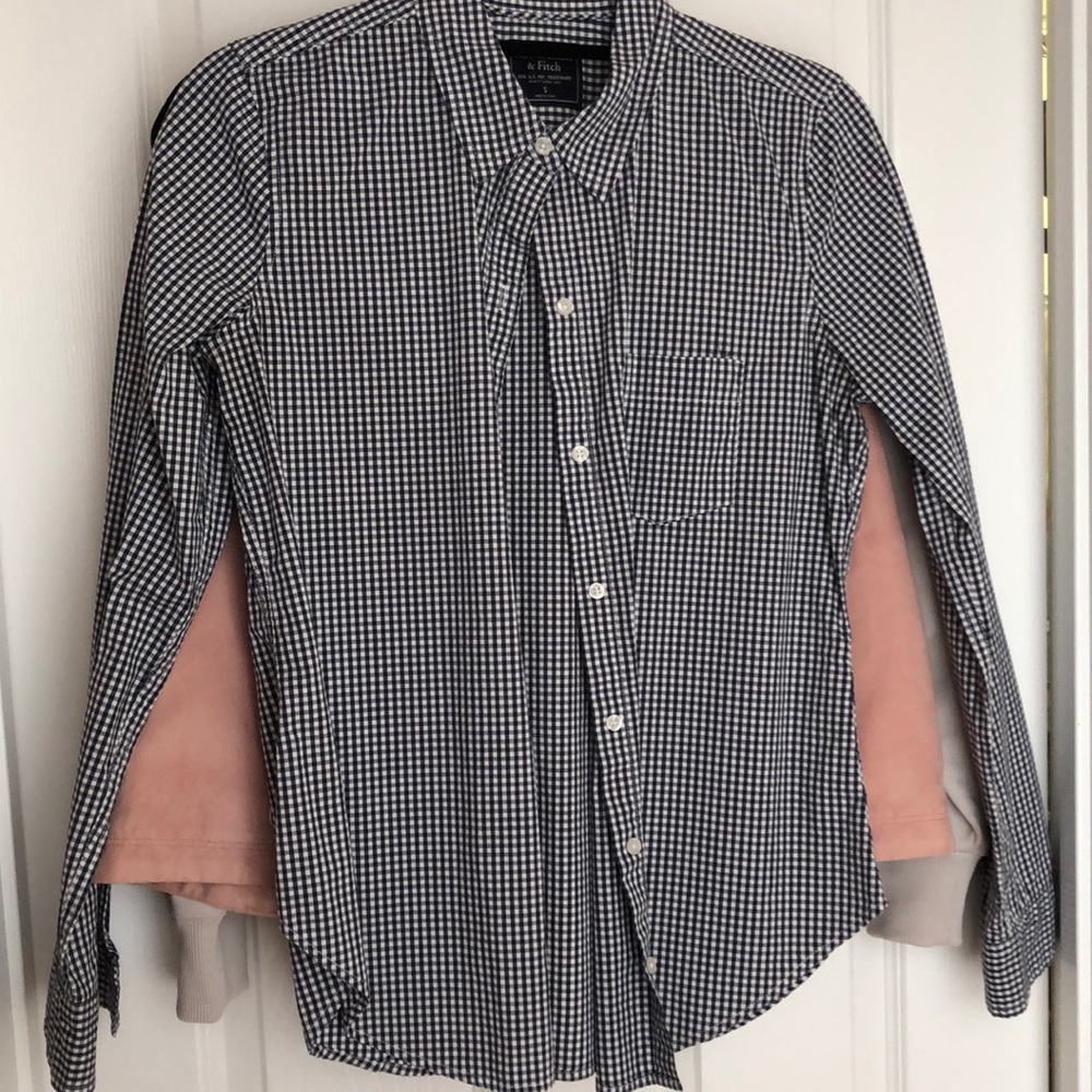 Fitted abercrombie button down shirt